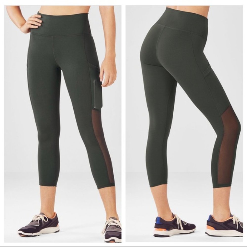 NWT | Fabletics | XS Green Crop Leggings